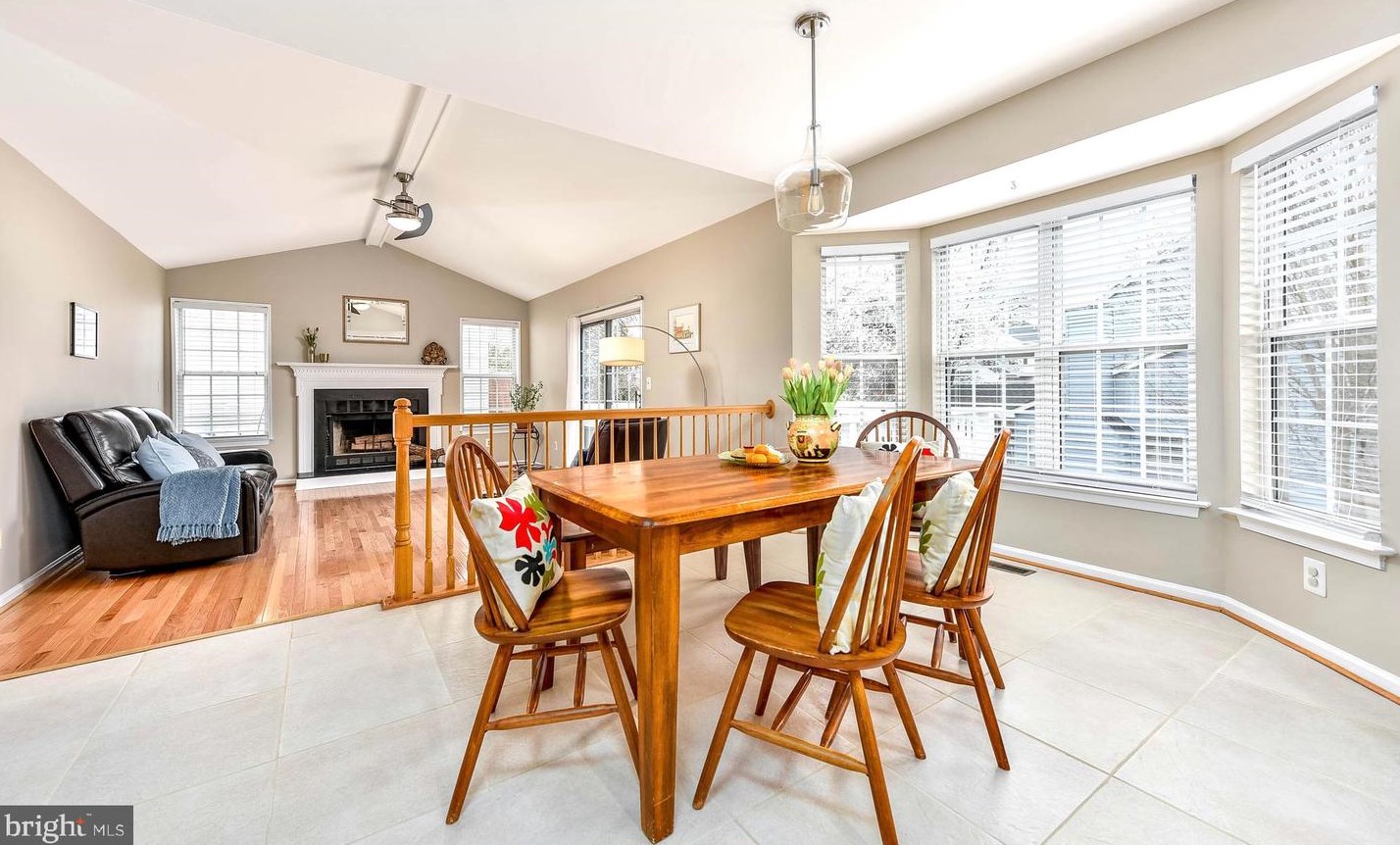 46494 Cedarhurst Dr, Sterling VA  20165-6485 exterior