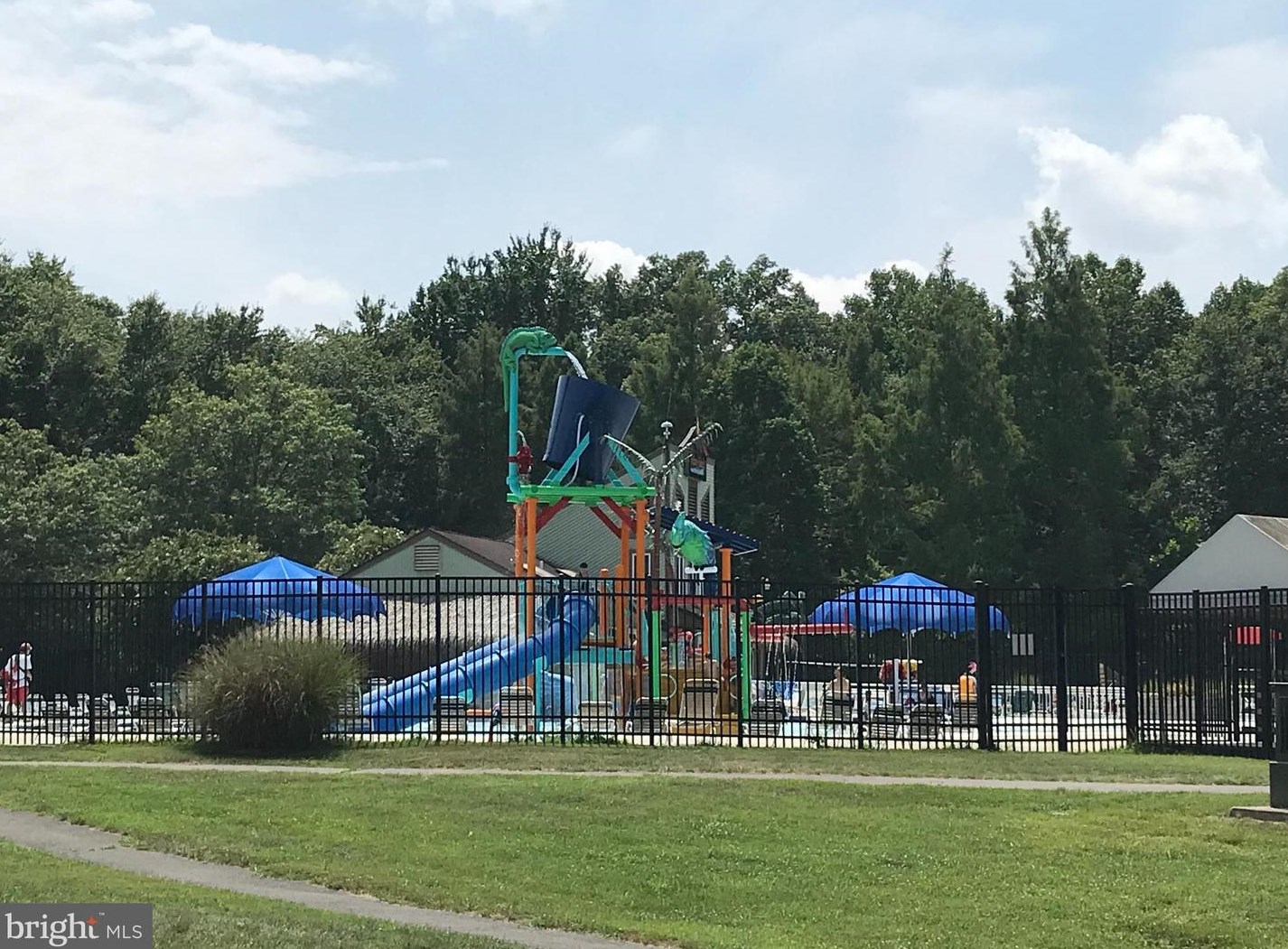 46494 Cedarhurst Dr, Sterling VA  20165-6485 exterior