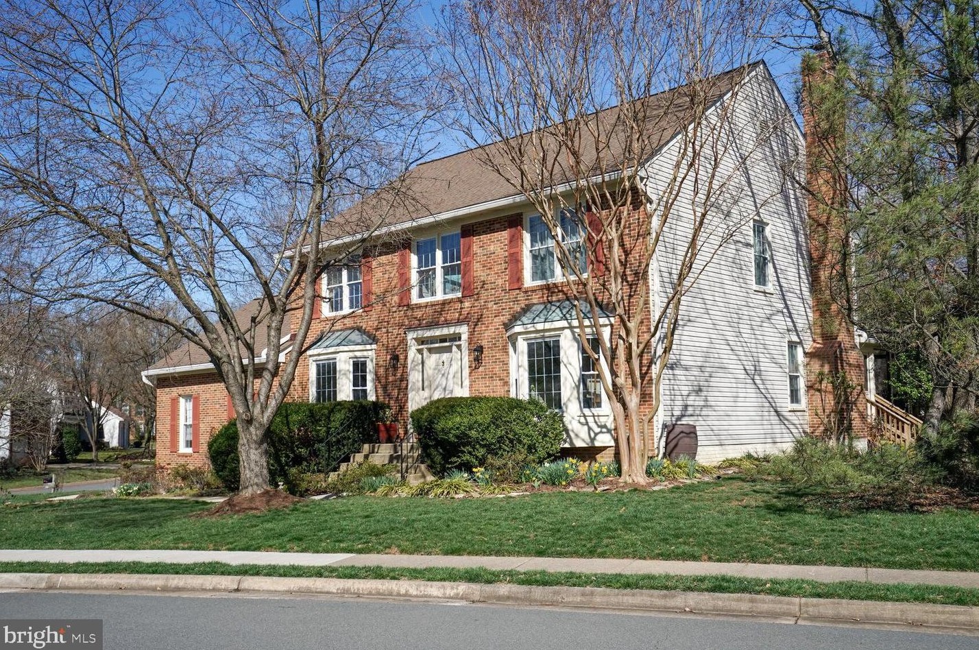 12 Lowery Ct, Dulles VA  20165-6204 exterior