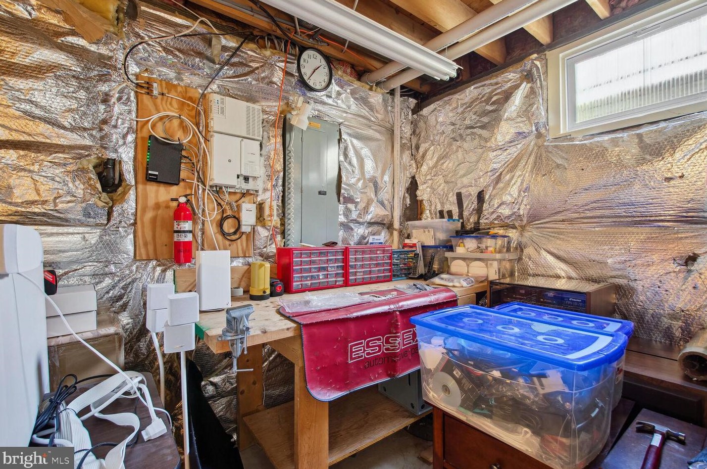 12 Lowery Ct, Dulles VA  20165-6204 exterior