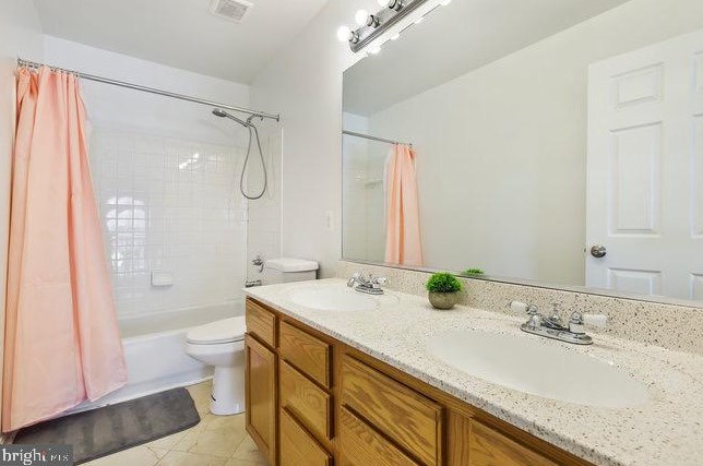 117 Alpine Dr, Leesburg VA  20175-6126 exterior