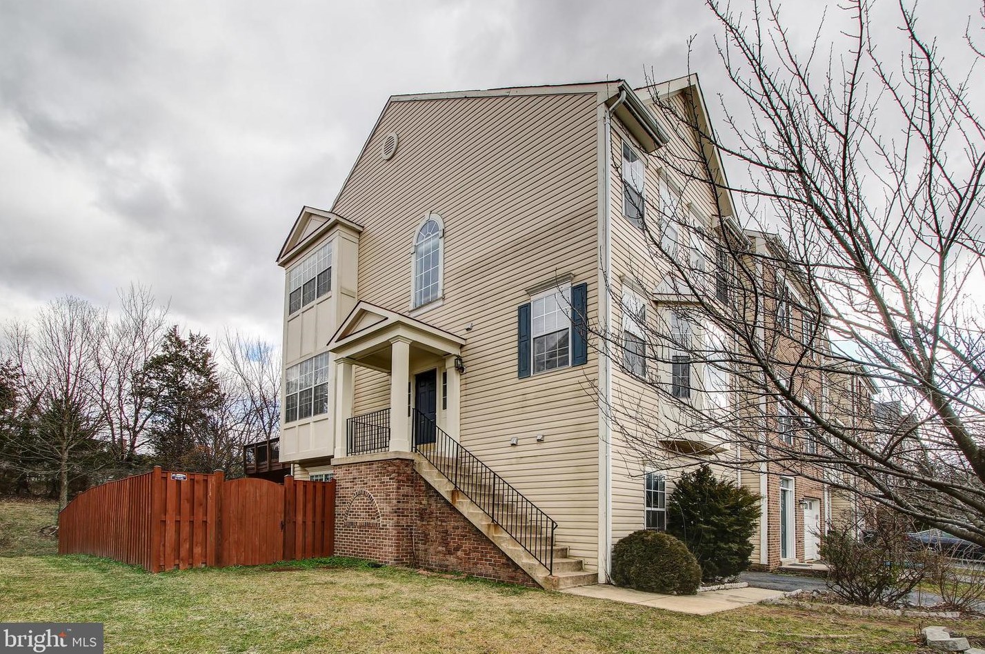 21670 Kings Crossing Ter, Ashburn VA  20147-4513 exterior