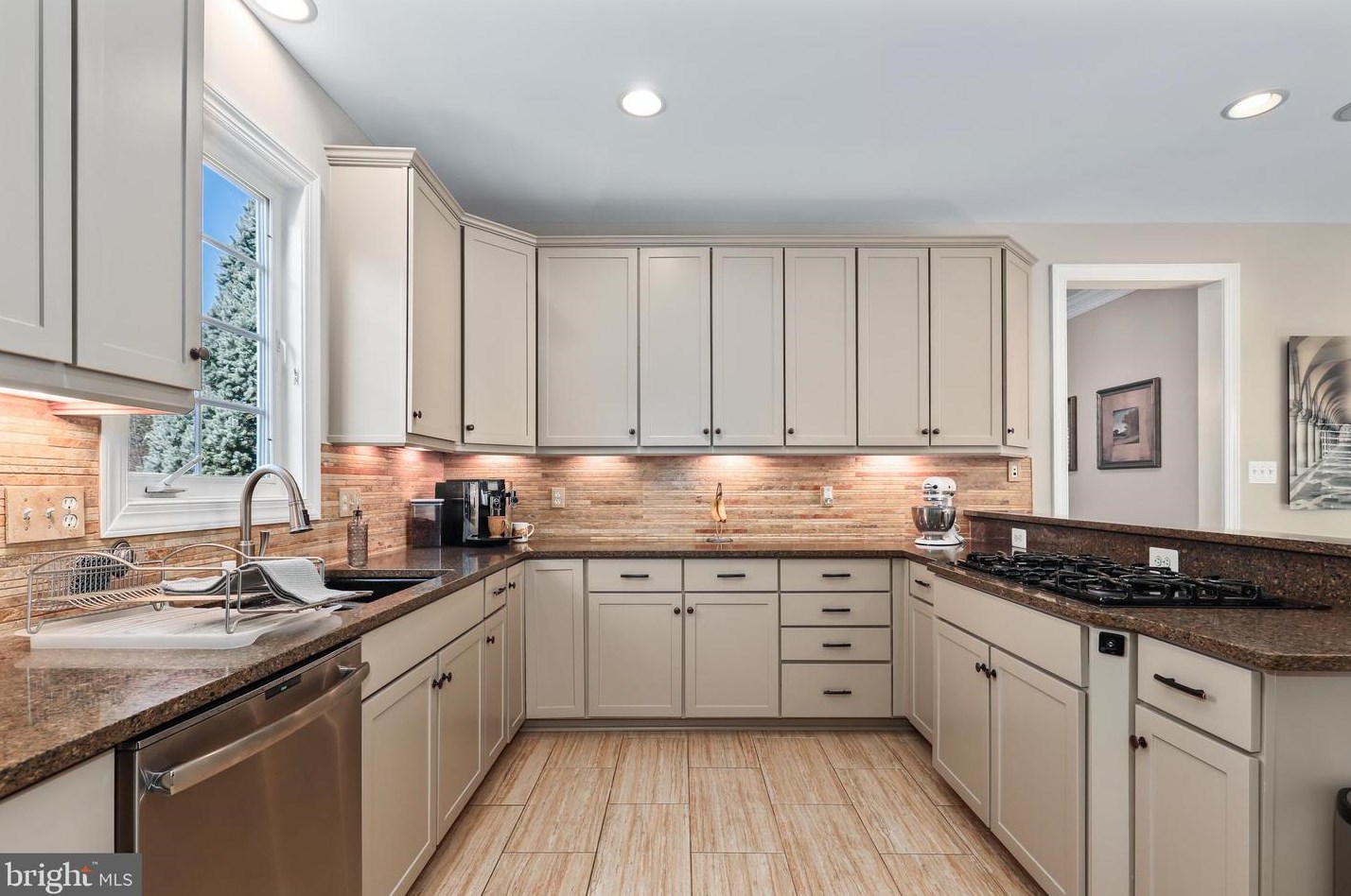 42669 Legacy Park Dr, Ashburn VA  20148-6959 exterior