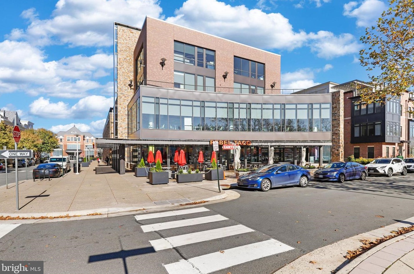 42669 Legacy Park Dr, Ashburn VA  20148-6959 exterior