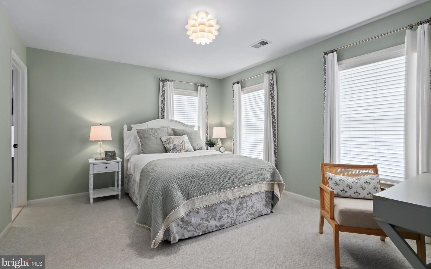 42669 Legacy Park Dr, Ashburn VA  20148-6959 exterior