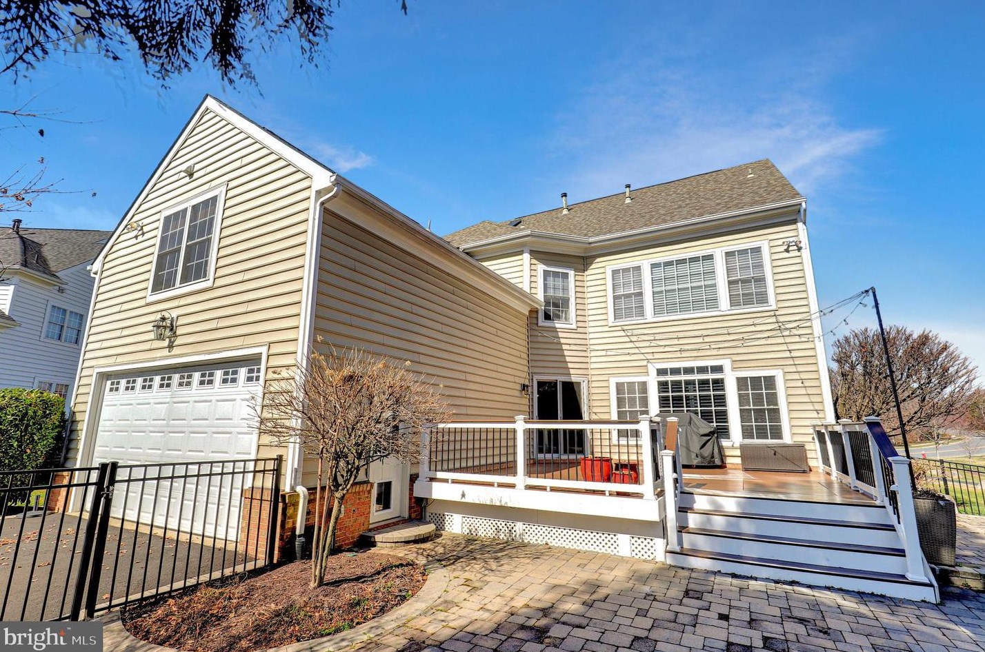 42669 Legacy Park Dr, Ashburn VA  20148-6959 exterior