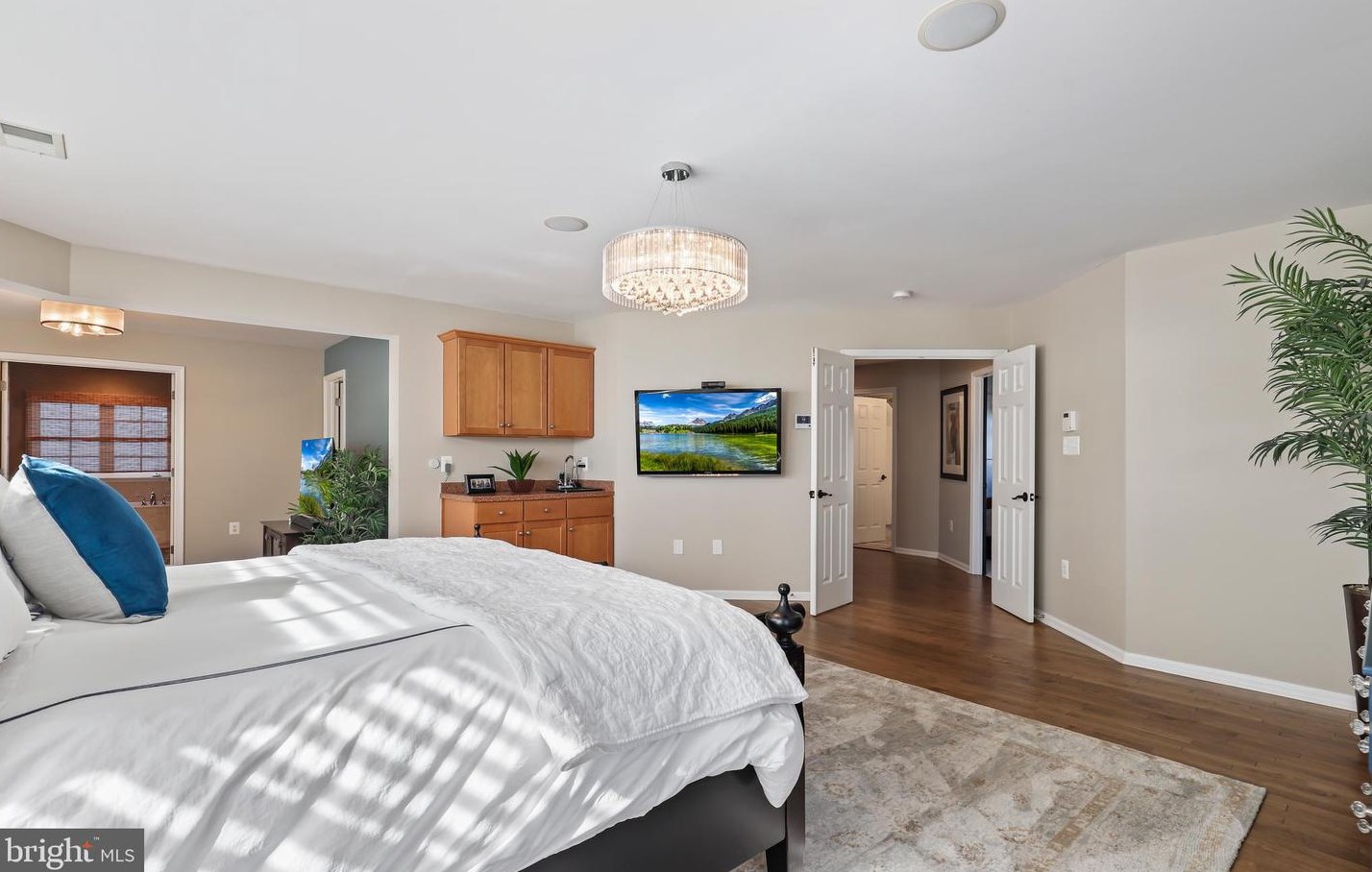 42669 Legacy Park Dr, Ashburn VA  20148-6959 exterior