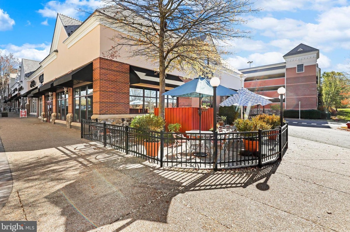 42669 Legacy Park Dr, Ashburn VA  20148-6959 exterior