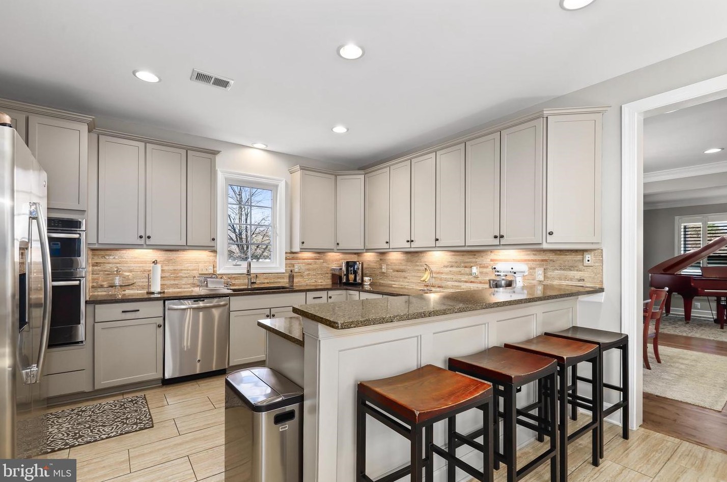 42669 Legacy Park Dr, Ashburn VA  20148-6959 exterior