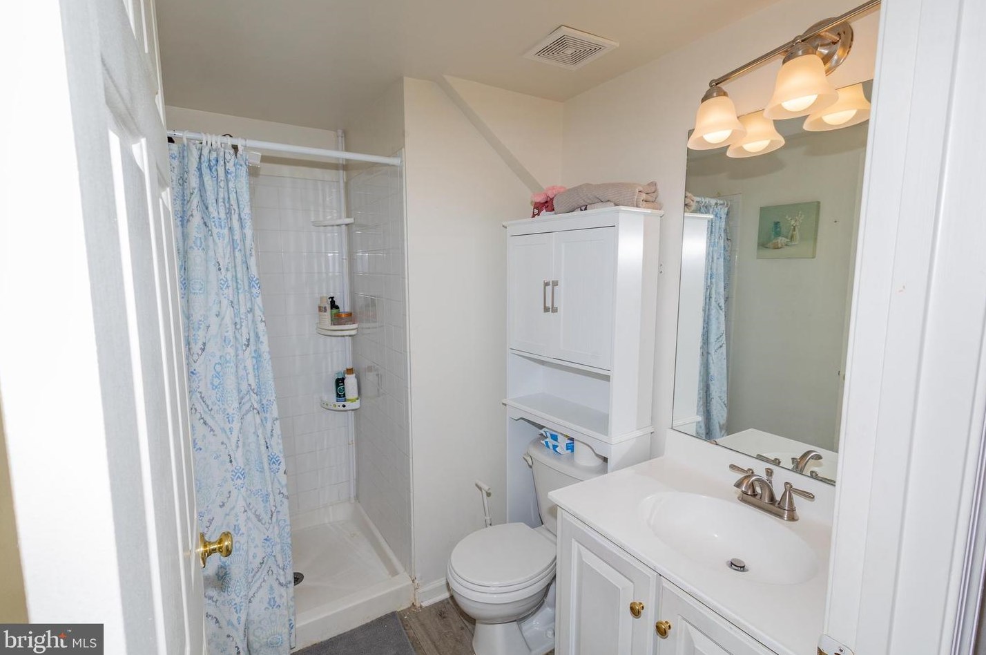 44469 Potter Ter, Ashburn VA  20147-7138 exterior