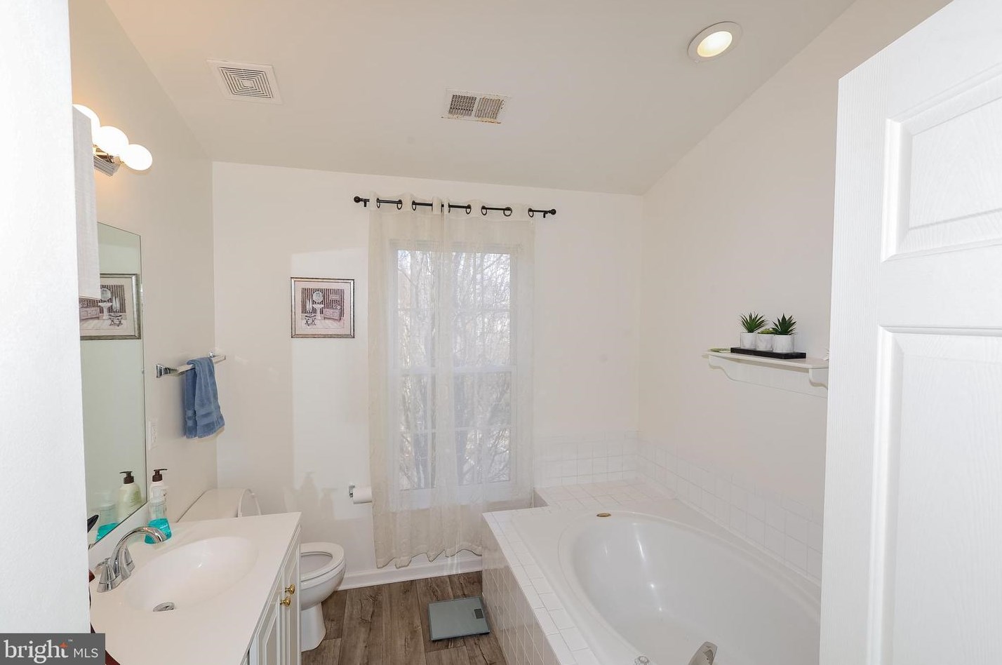 44469 Potter Ter, Ashburn VA  20147-7138 exterior