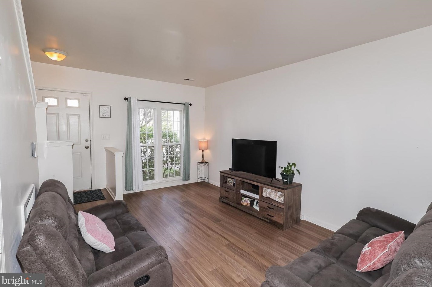 44469 Potter Ter, Ashburn VA  20147-7138 exterior