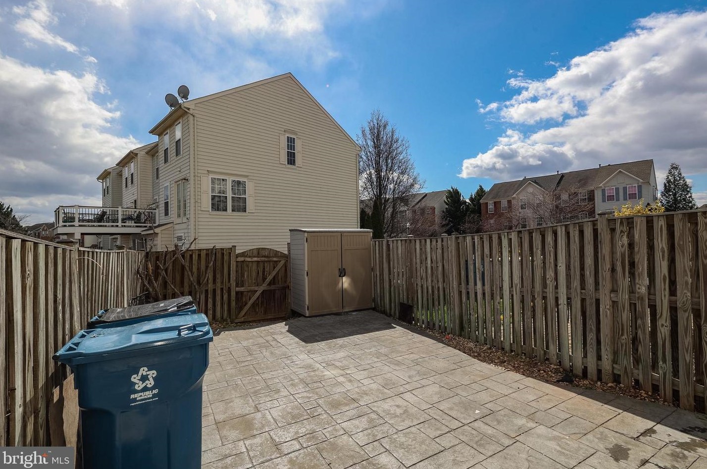 44469 Potter Ter, Ashburn VA  20147-7138 exterior