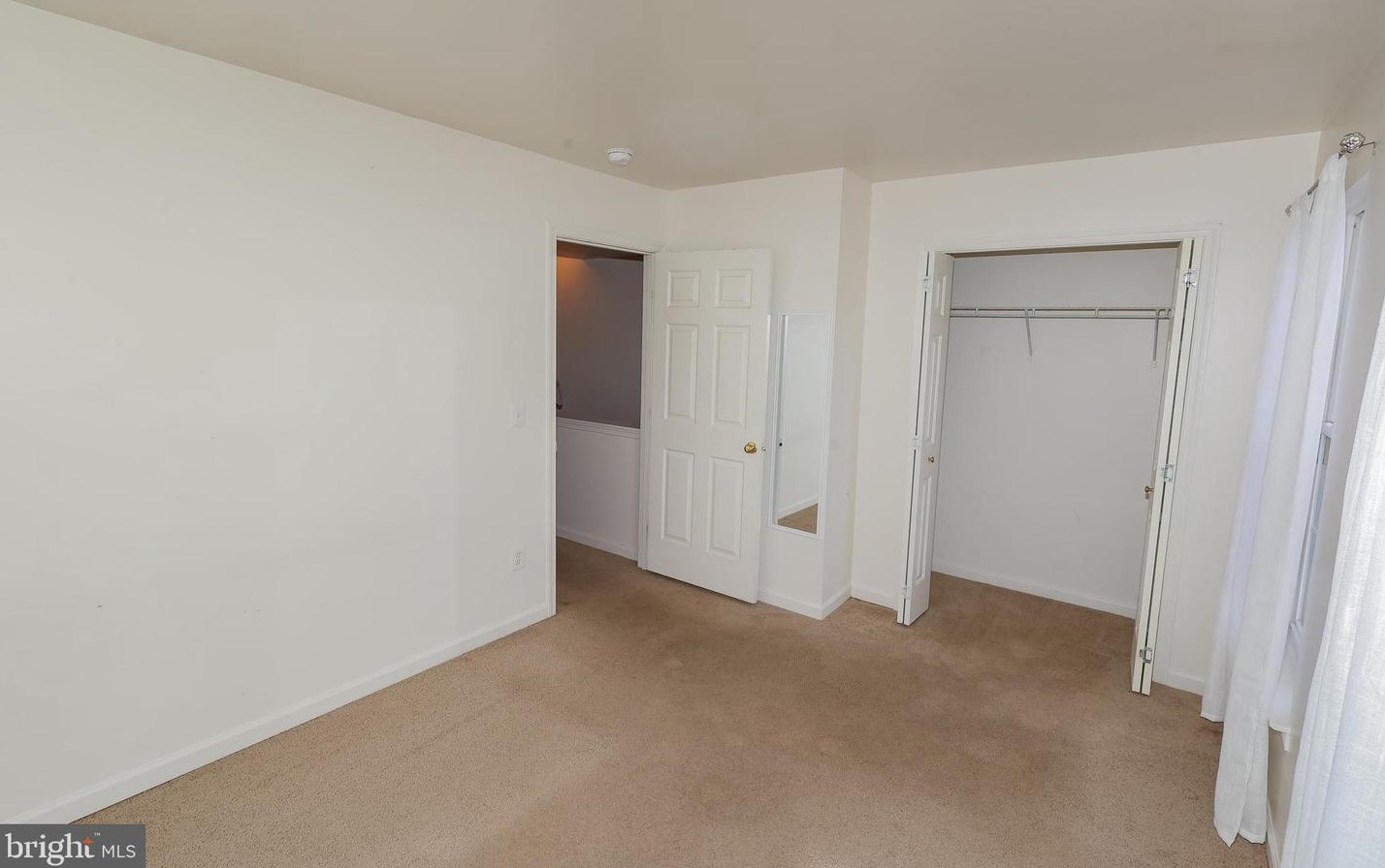 44469 Potter Ter, Ashburn VA  20147-7138 exterior