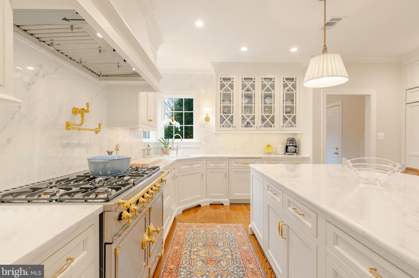 1401 Harle Pl, Leesburg VA  20175-5801 exterior