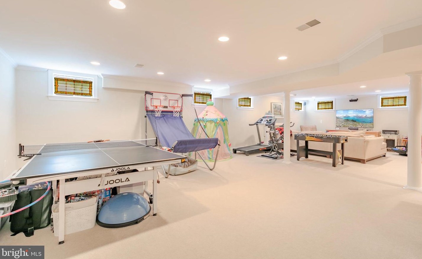 1401 Harle Pl, Leesburg VA  20175-5801 exterior