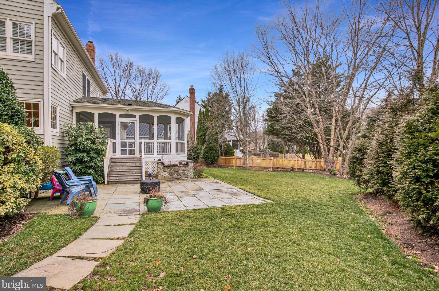 1401 Harle Pl, Leesburg VA  20175-5801 exterior