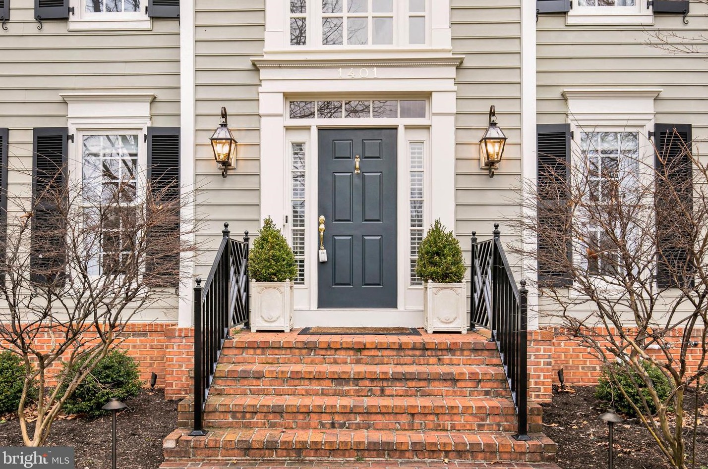 1401 Harle Pl, Leesburg VA  20175-5801 exterior