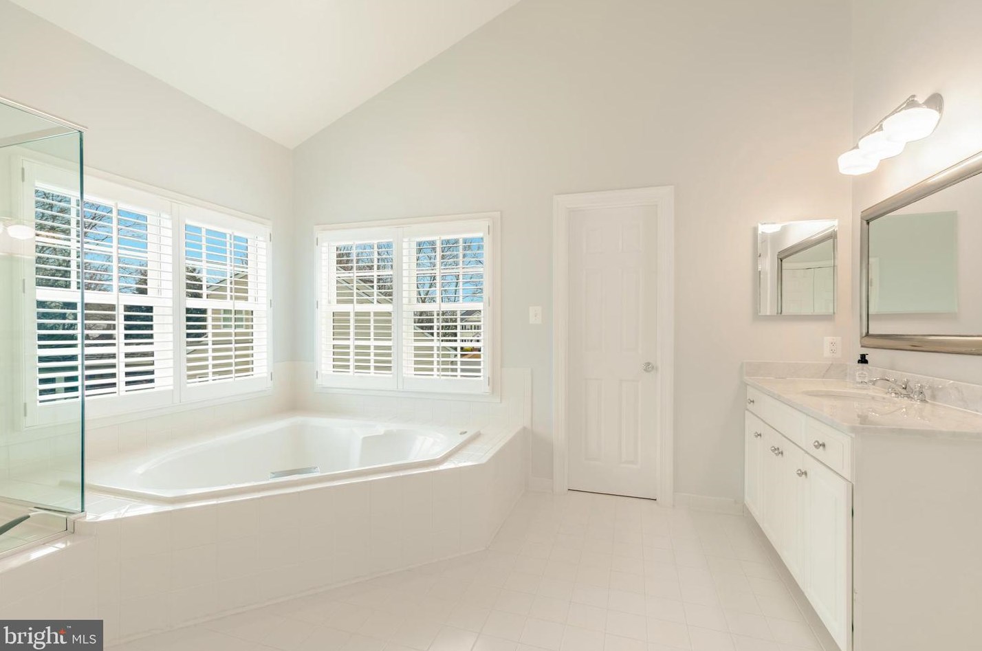 1401 Harle Pl, Leesburg VA  20175-5801 exterior