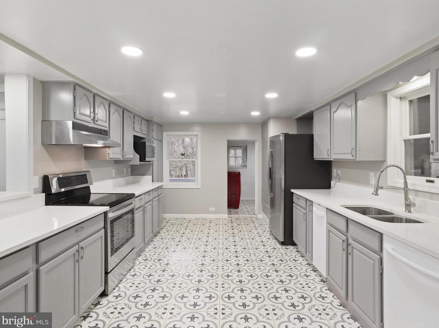 13188 Loyalty Rd, Leesburg VA  20176-6112 exterior