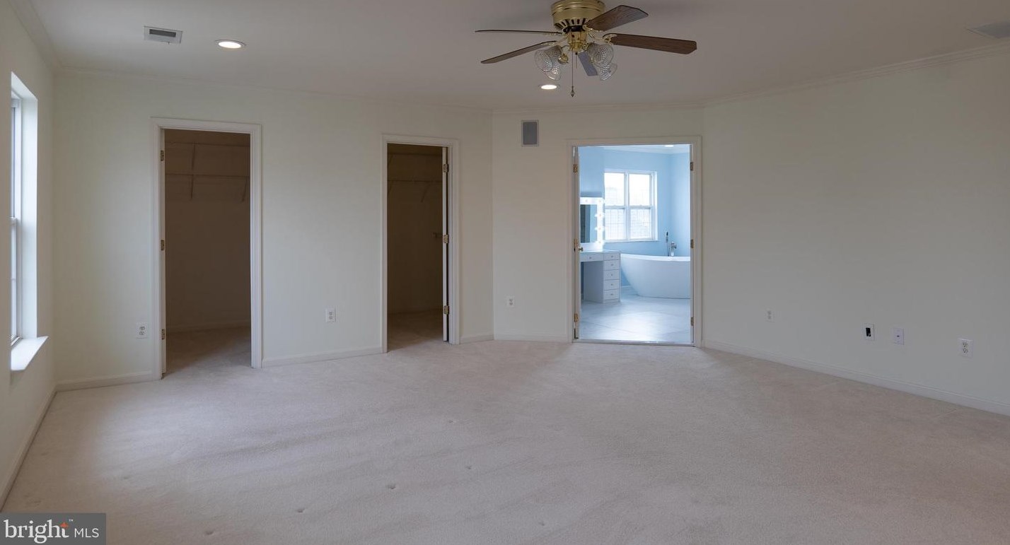 43832 Robindale Ct, Ashburn VA  20147-2379 exterior