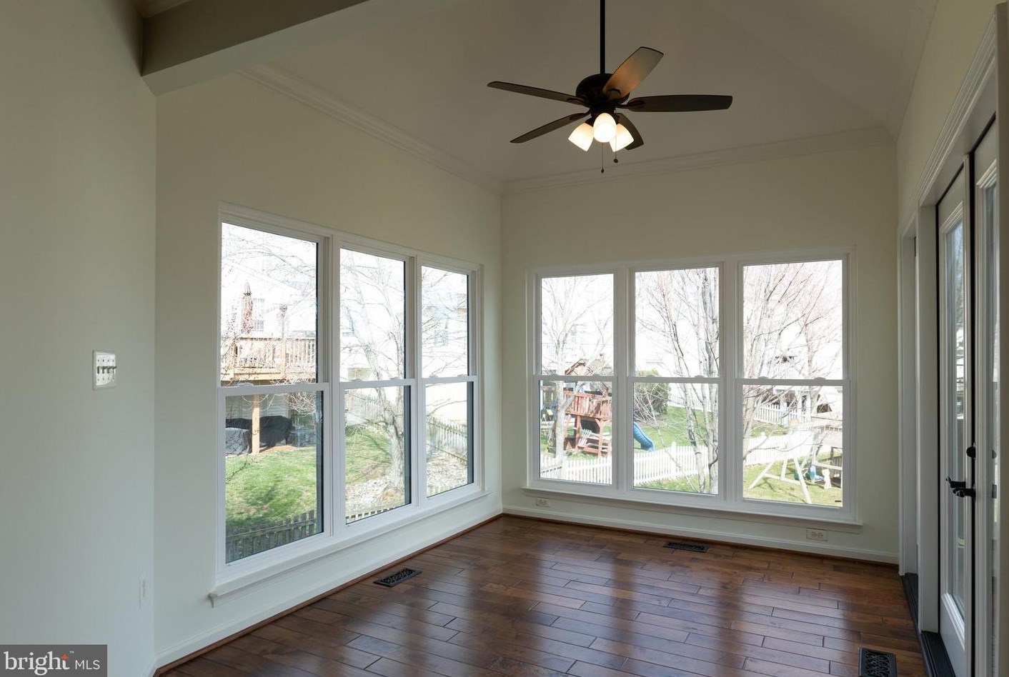 43832 Robindale Ct, Ashburn VA  20147-2379 exterior