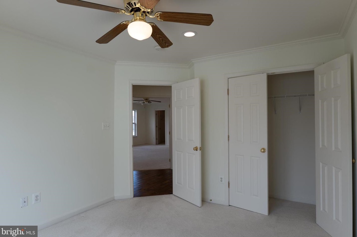 43832 Robindale Ct, Ashburn VA  20147-2379 exterior