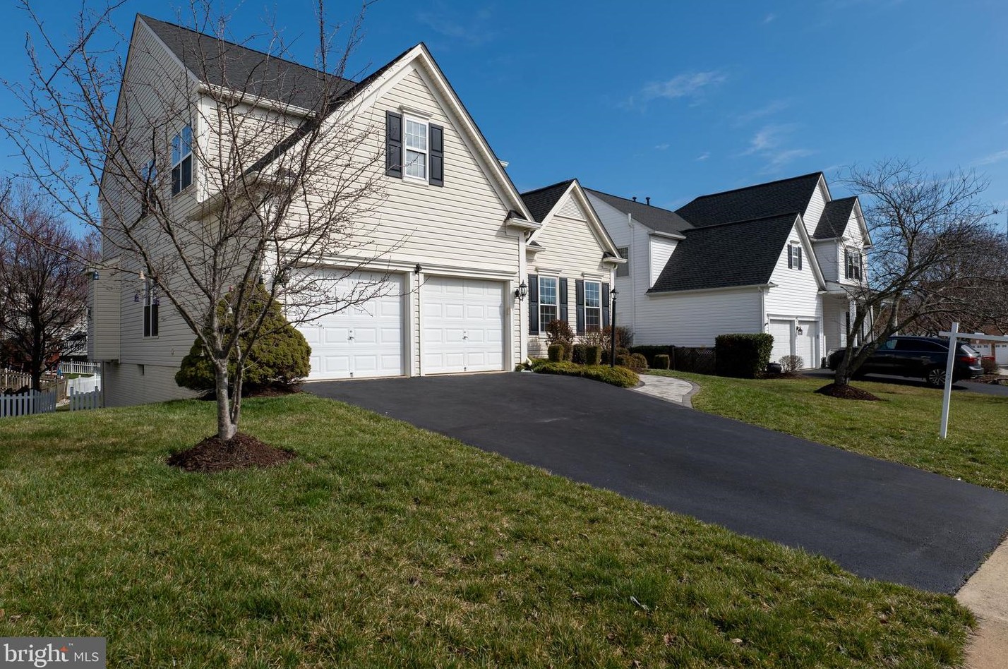 43832 Robindale Ct, Ashburn VA  20147-2379 exterior