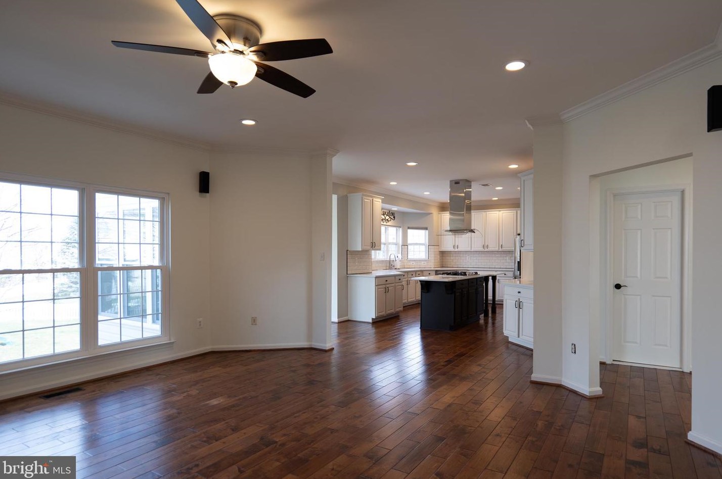 43832 Robindale Ct, Ashburn VA  20147-2379 exterior