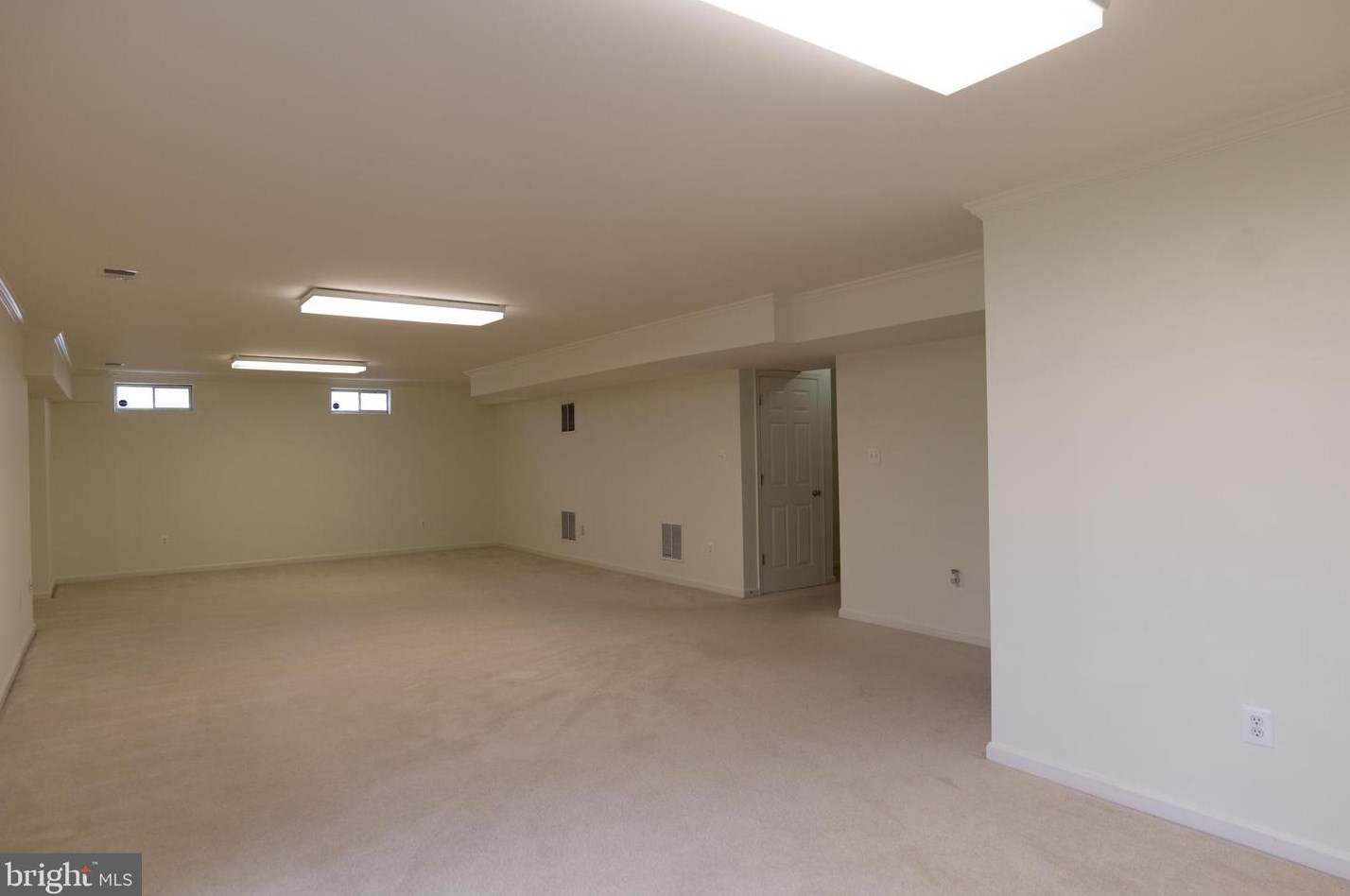 43832 Robindale Ct, Ashburn VA  20147-2379 exterior