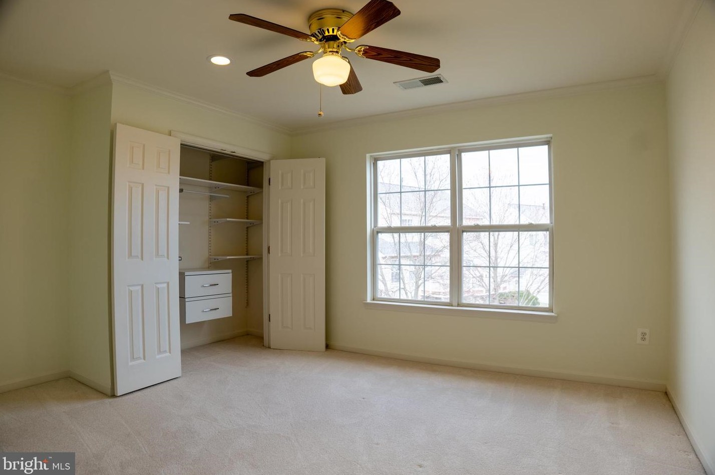 43832 Robindale Ct, Ashburn VA  20147-2379 exterior