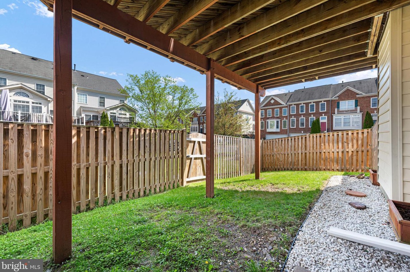 42698 Latrobe St, Fairfax VA  20152-3944 exterior