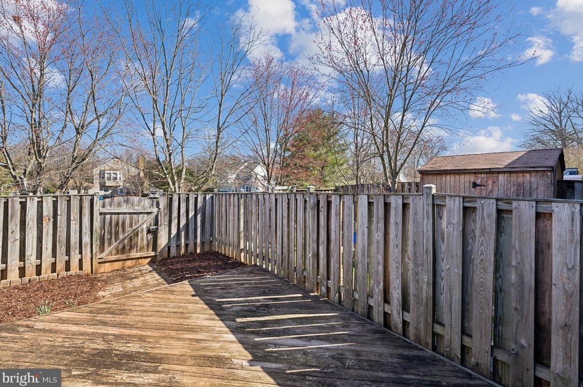 10 Southall Ct, Dulles VA  20165-5742 exterior