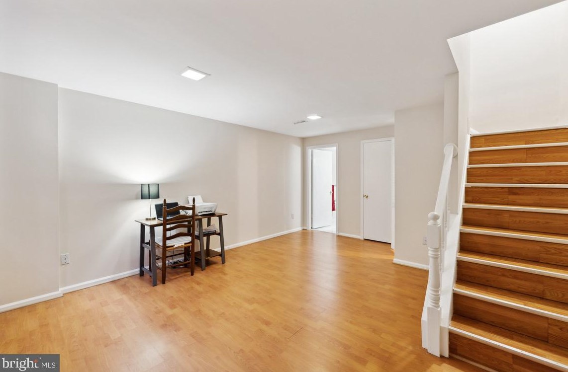 10 Southall Ct, Dulles VA  20165-5742 exterior