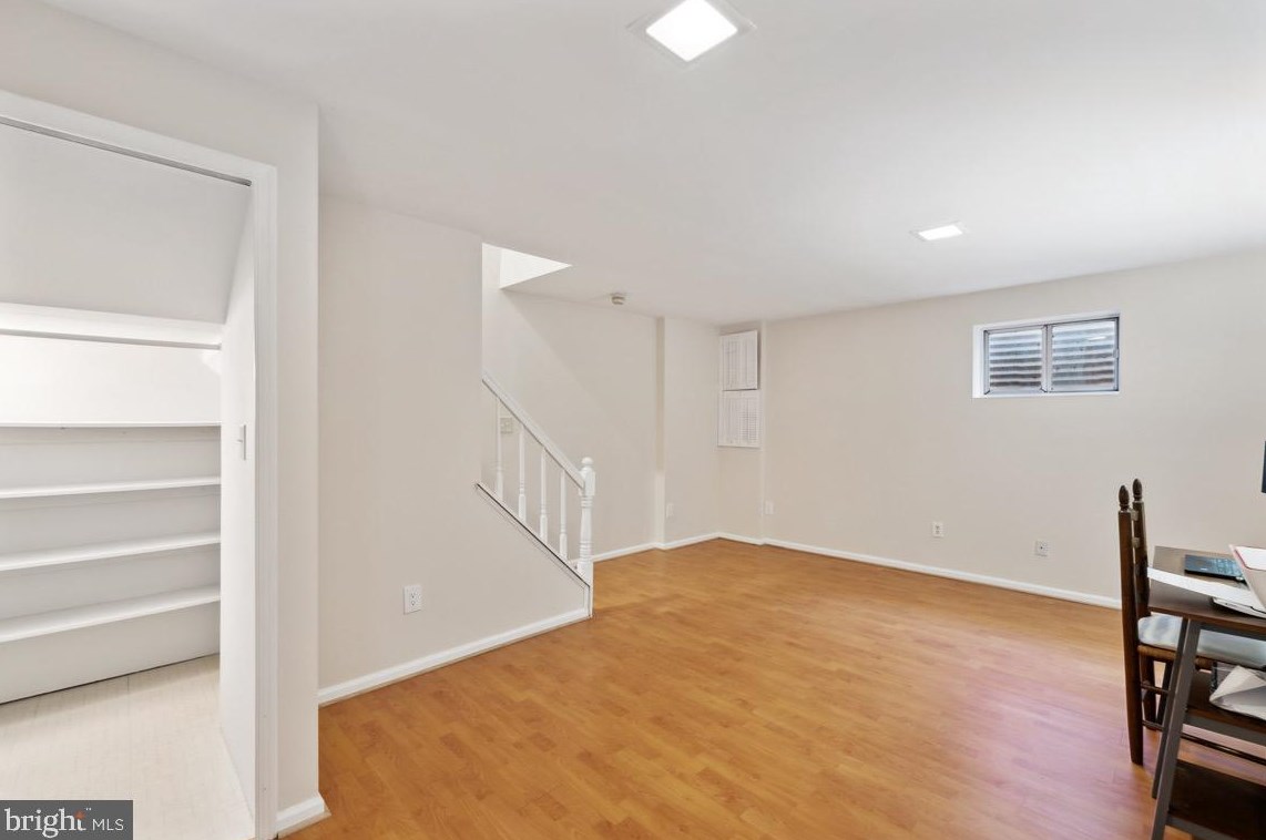 10 Southall Ct, Dulles VA  20165-5742 exterior