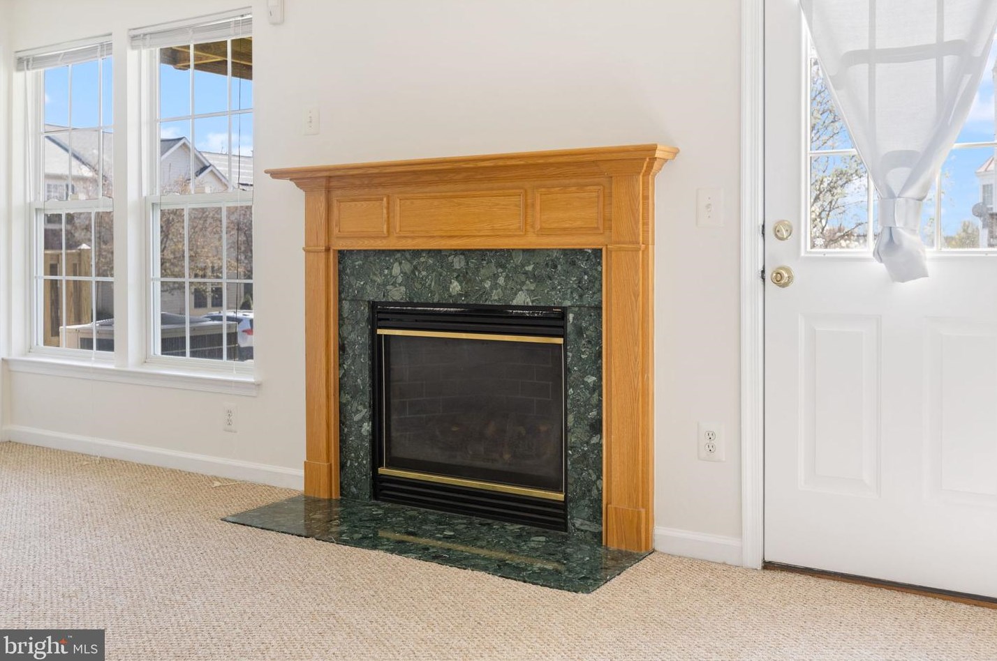 21801 Willesden Jct Ter, Dulles VA  20166-9275 exterior