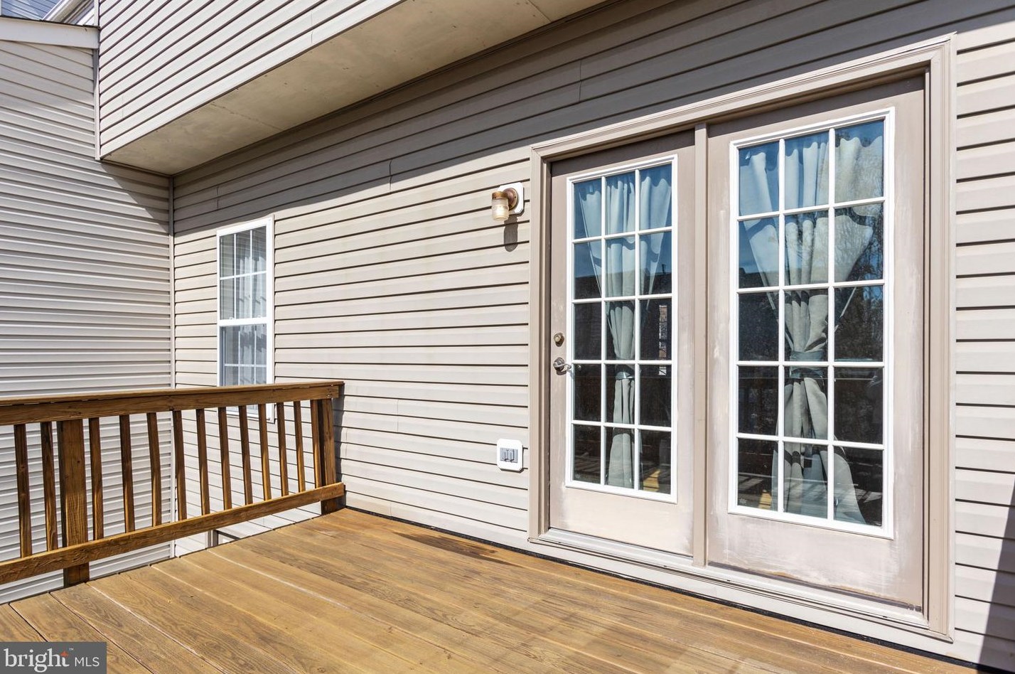 21801 Willesden Jct Ter, Dulles VA  20166-9275 exterior