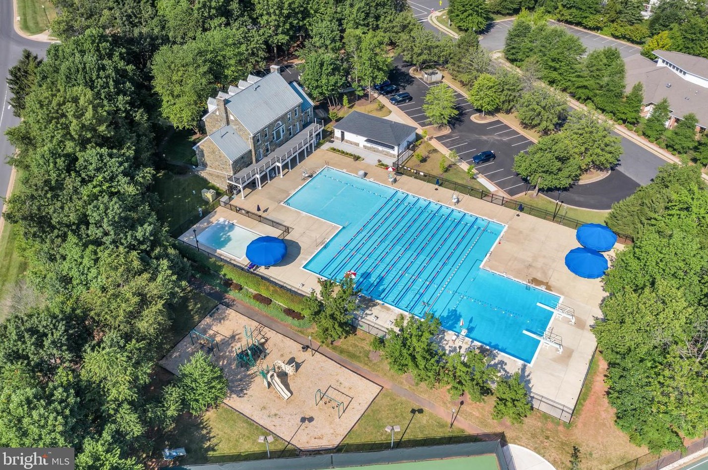 20366 Center Brook Sq, Dulles VA  20165-5183 exterior