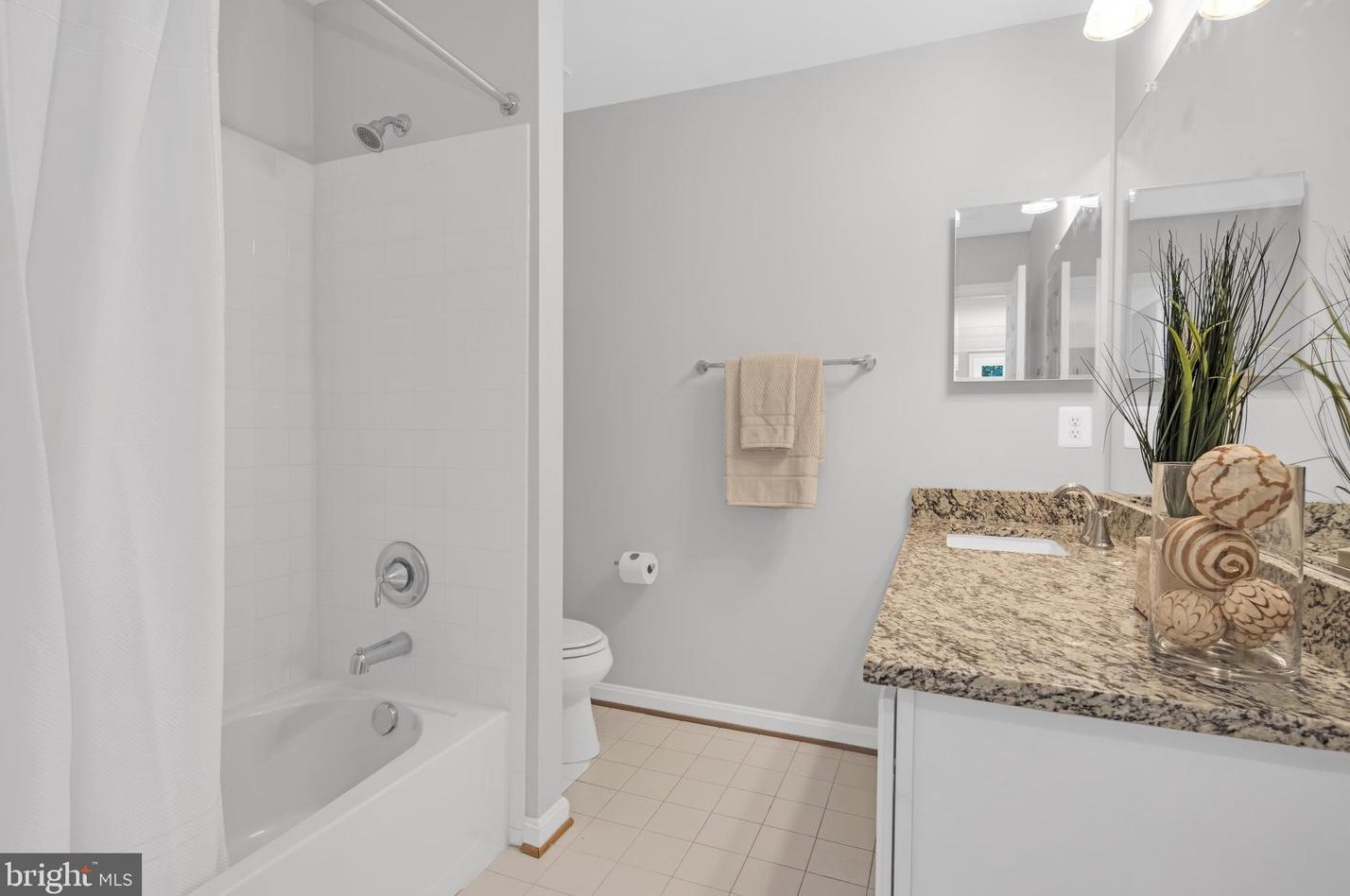 20366 Center Brook Sq, Dulles VA  20165-5183 exterior