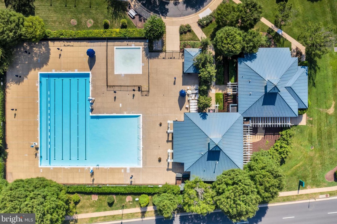 20366 Center Brook Sq, Dulles VA  20165-5183 exterior