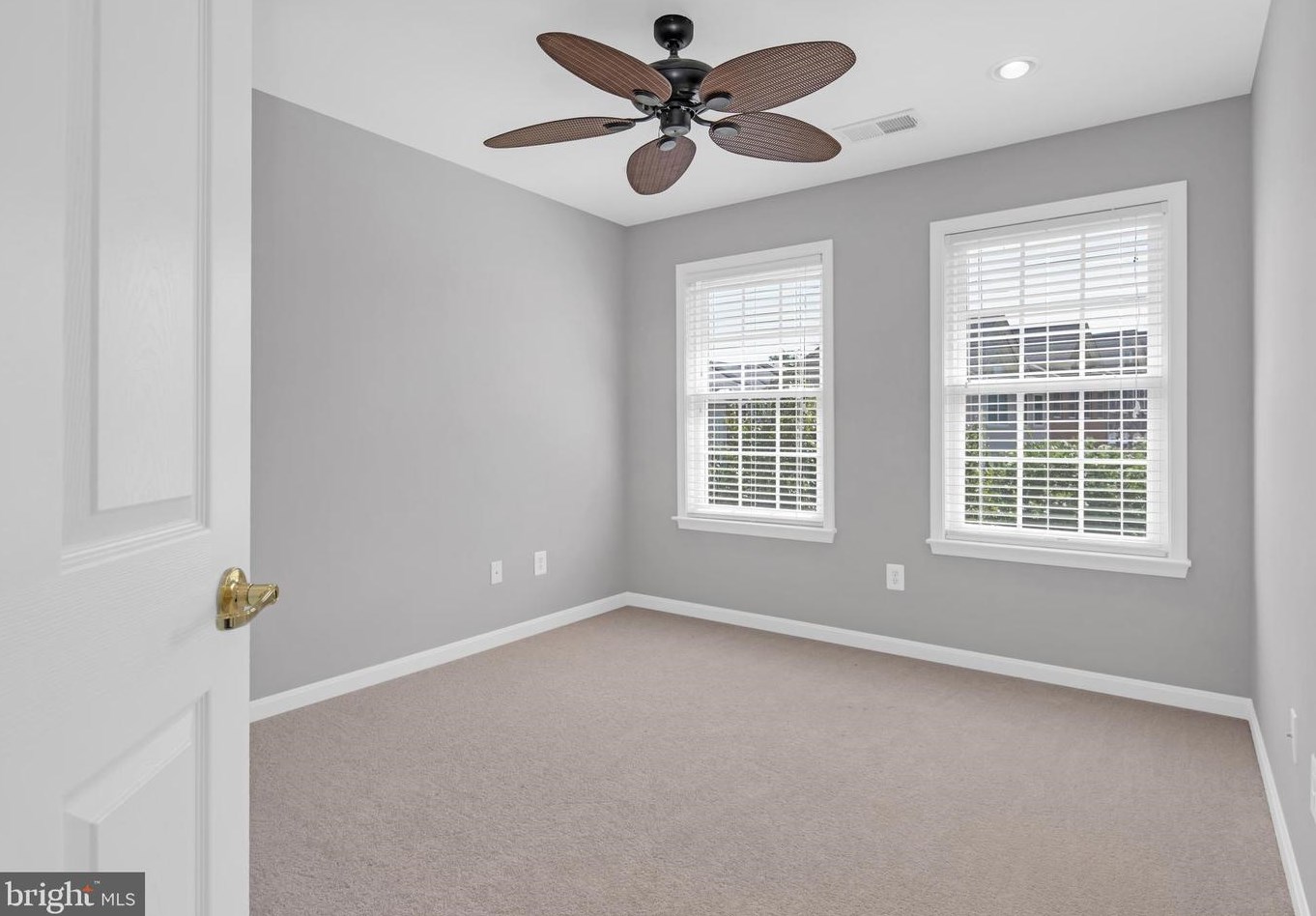 20366 Center Brook Sq, Dulles VA  20165-5183 exterior