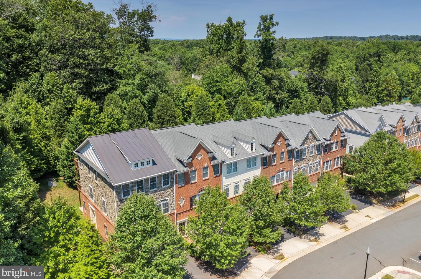 20366 Center Brook Sq, Dulles VA  20165-5183 exterior