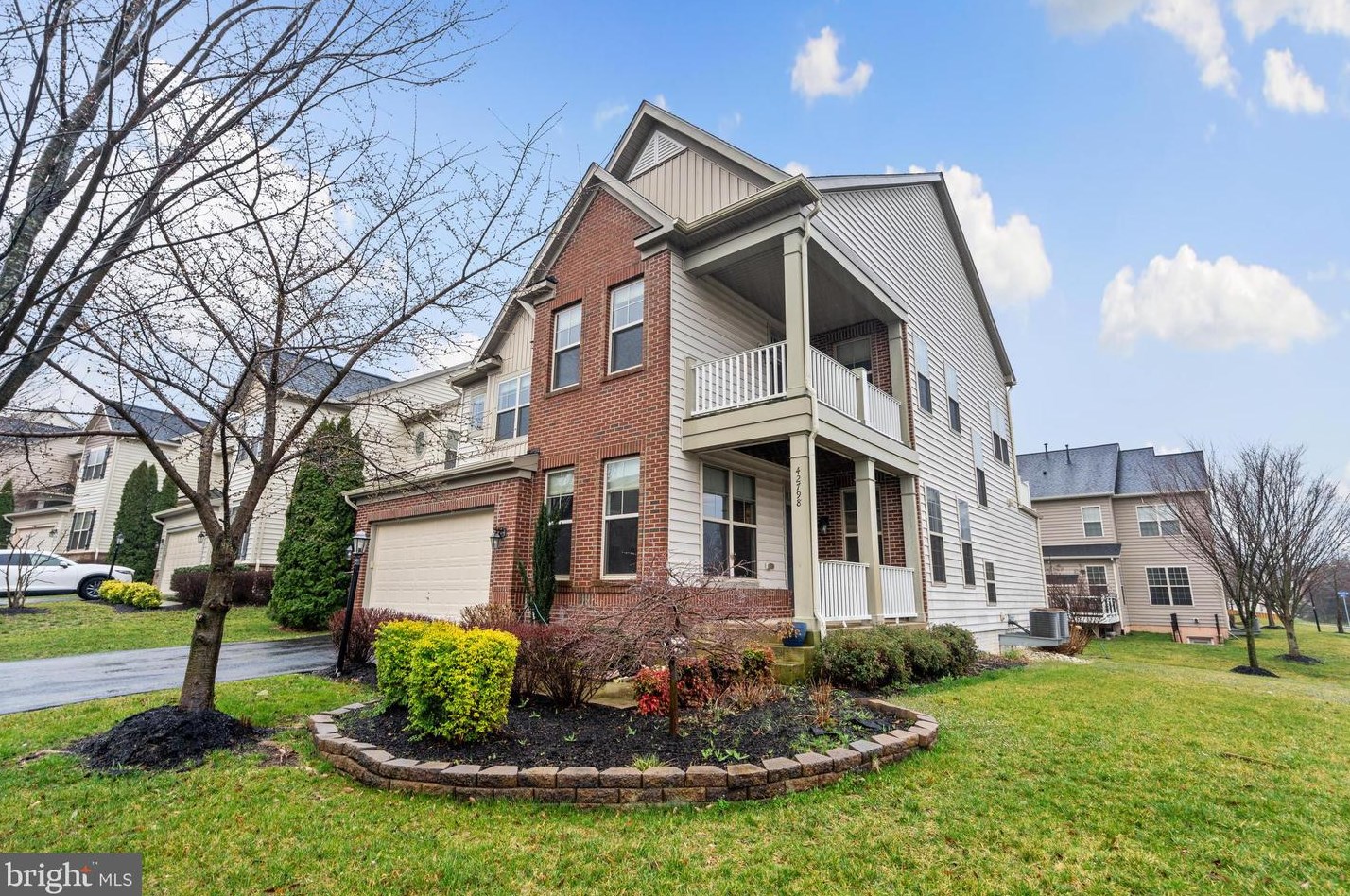 42798 Macauley Pl, Ashburn VA  20148-4167 exterior