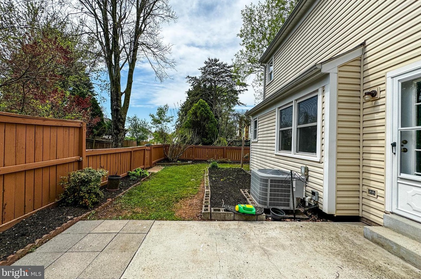 21066 Hawthorne Ct, Dulles VA  20164-2431 exterior