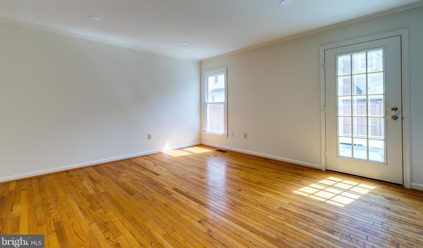 21066 Hawthorne Ct, Dulles VA  20164-2431 exterior