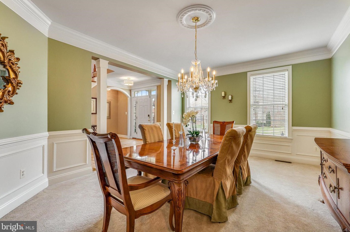 19060 Kipheart Dr, Leesburg VA  20176-8416 exterior