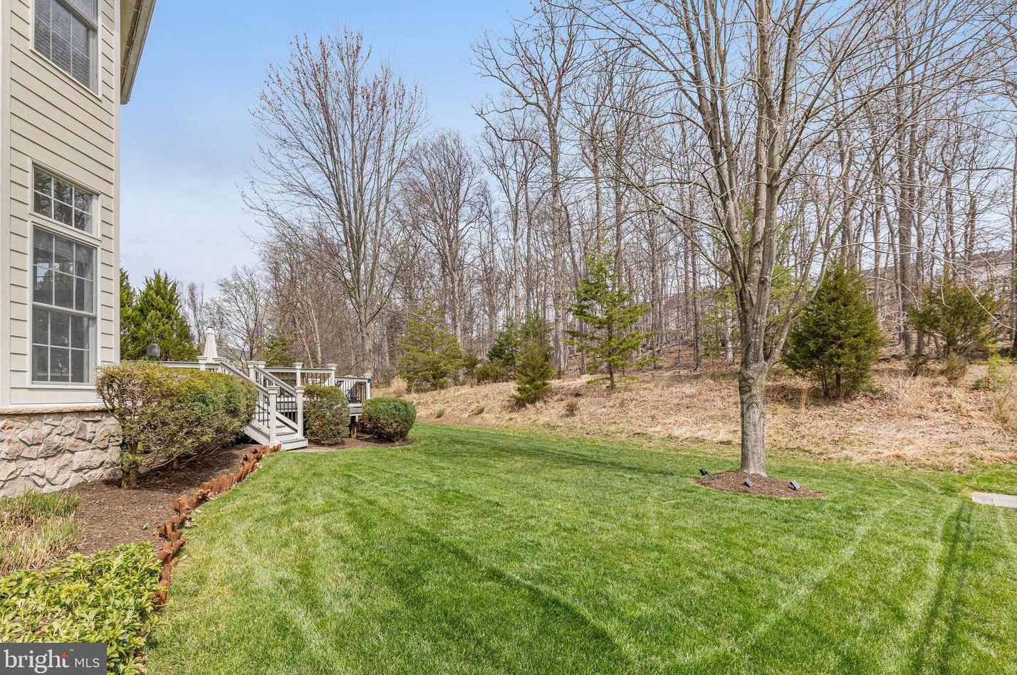 19060 Kipheart Dr, Leesburg VA  20176-8416 exterior