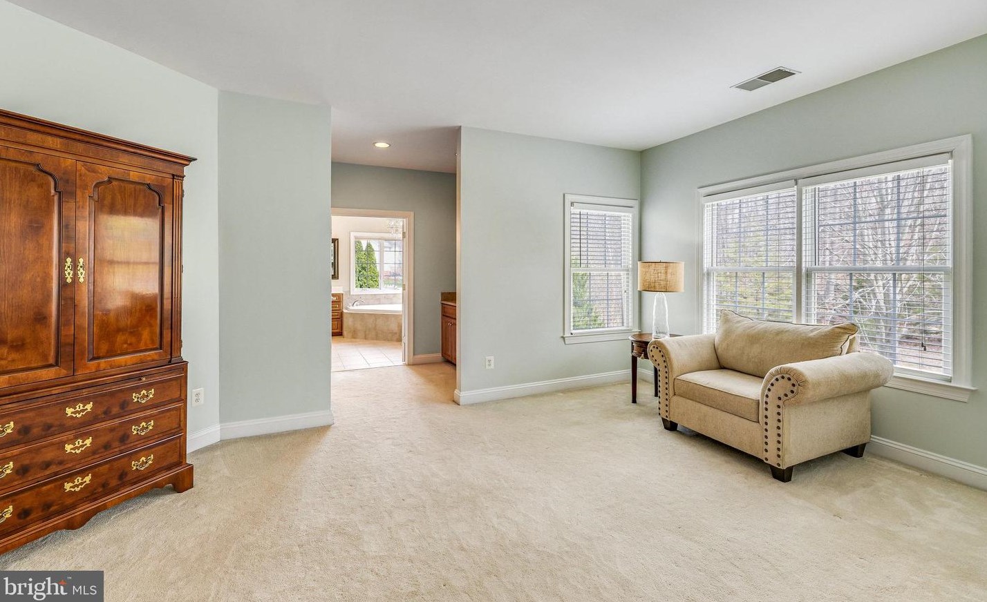 19060 Kipheart Dr, Leesburg VA  20176-8416 exterior