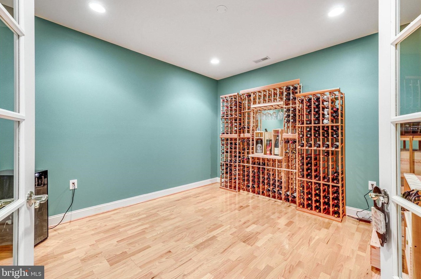 19060 Kipheart Dr, Leesburg VA  20176-8416 exterior