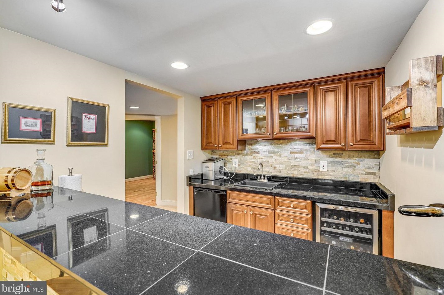 19060 Kipheart Dr, Leesburg VA  20176-8416 exterior